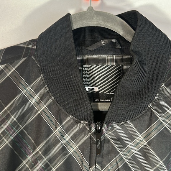 Oakley Black, Grey & Purple Plaid Light Mens Windbreaker Jacket - Picture 7 of 12